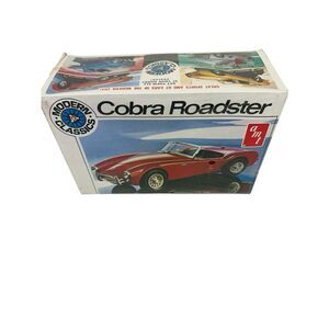 AMT Cobra Roadster Modern 1:25 Scale Classics Model Kit #T414 Factory Sealed NOS